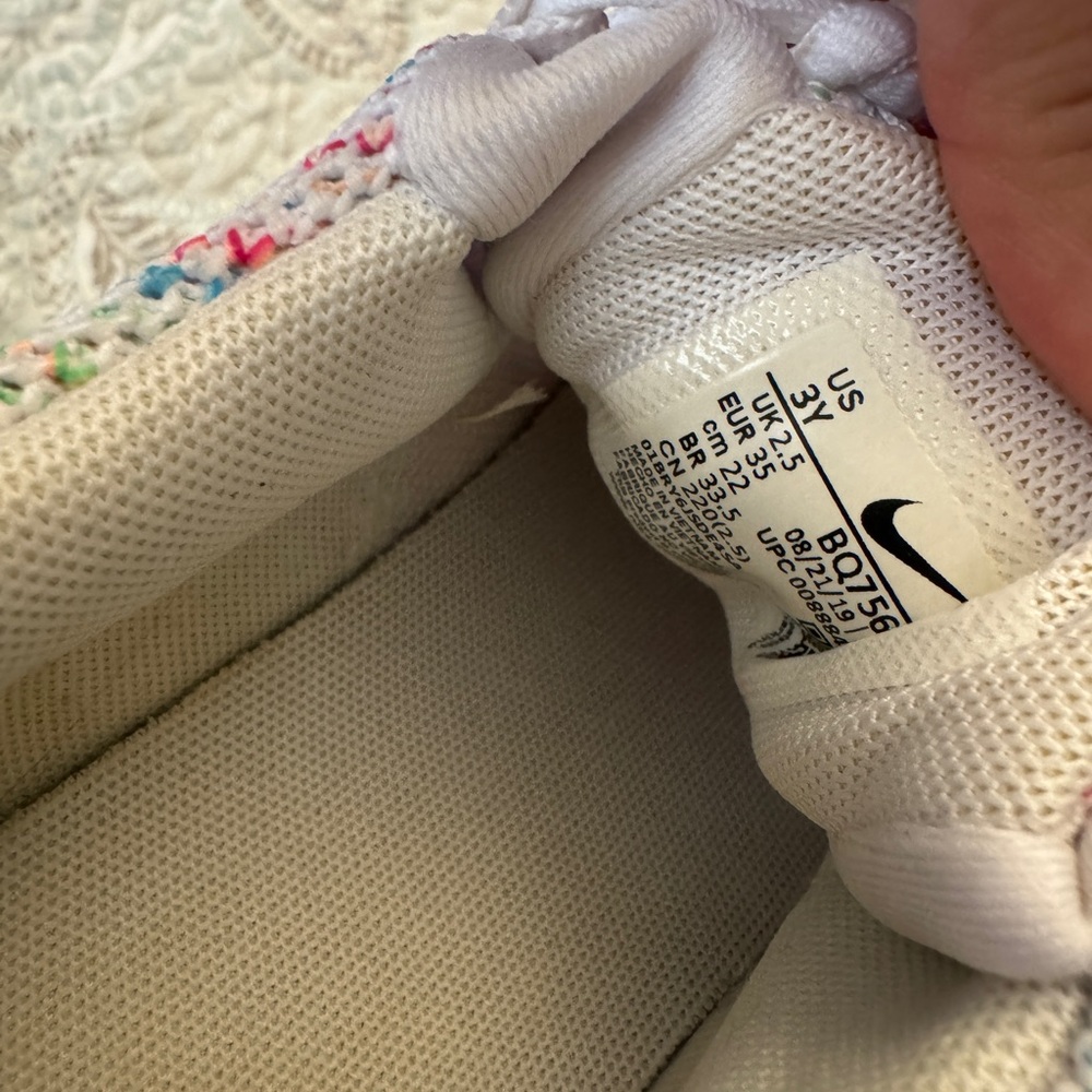 Girls Nike’s size 3y slightly worn 3 times